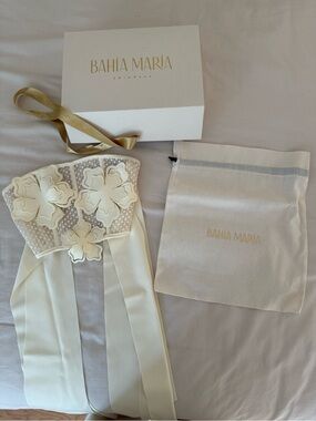 NWT - Bahía María El Jardín Bikini Top